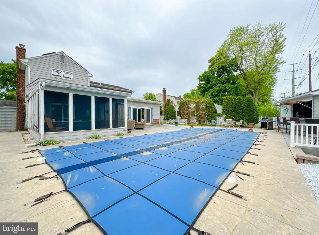 701 Chapel Road Cinnaminson, NJ 08077 - Photo 26 of 53 Pool Cover