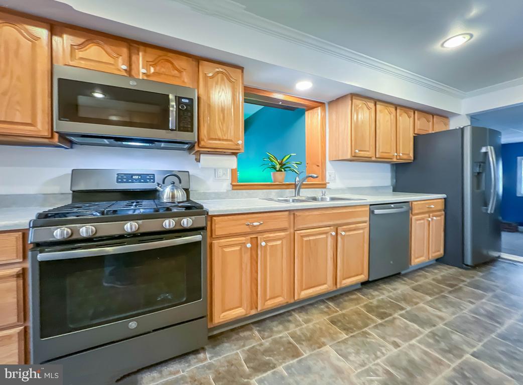 701 Chapel Road Cinnaminson, NJ 08077 - Photo 10 of 53 Gas Stove