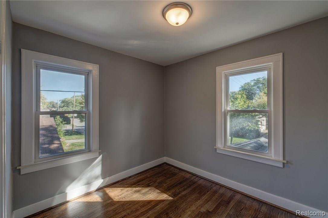 1849 Stanford Road Berkley, MI 48072 - Photo 20 of 35 bed3.jpg
