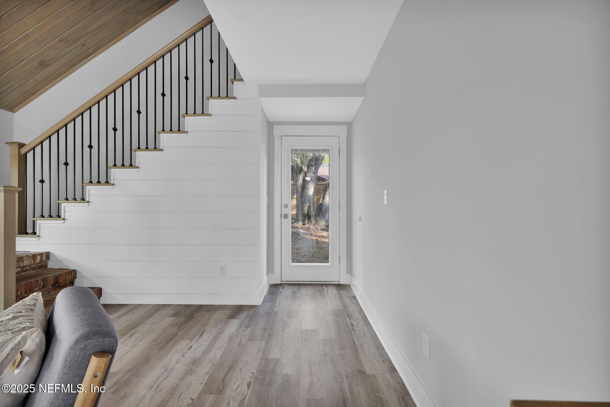 431 19th Street North Jacksonville Beach, FL 32250 - Photo 24 of 53 a hallway with wooden floor windows