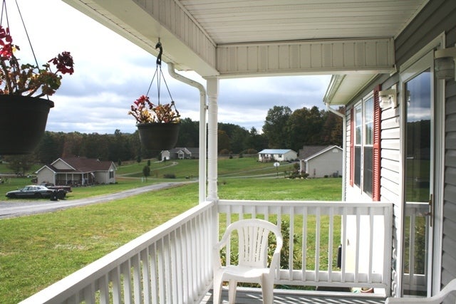 172 Saddlebrook Road Lewisburg, WV 24901 - Photo 6 of 9 FRONT PORCH