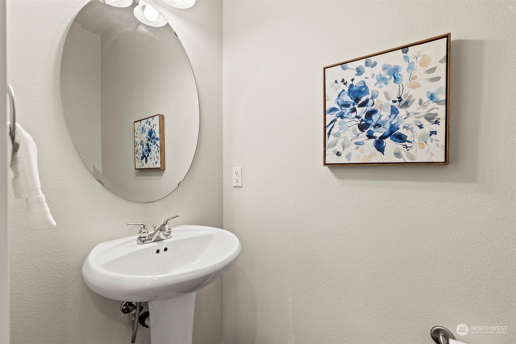 2026 112th Street Southwest Everett, WA 98204 - Photo 10 of 33 a bathroom with a sink and mirror