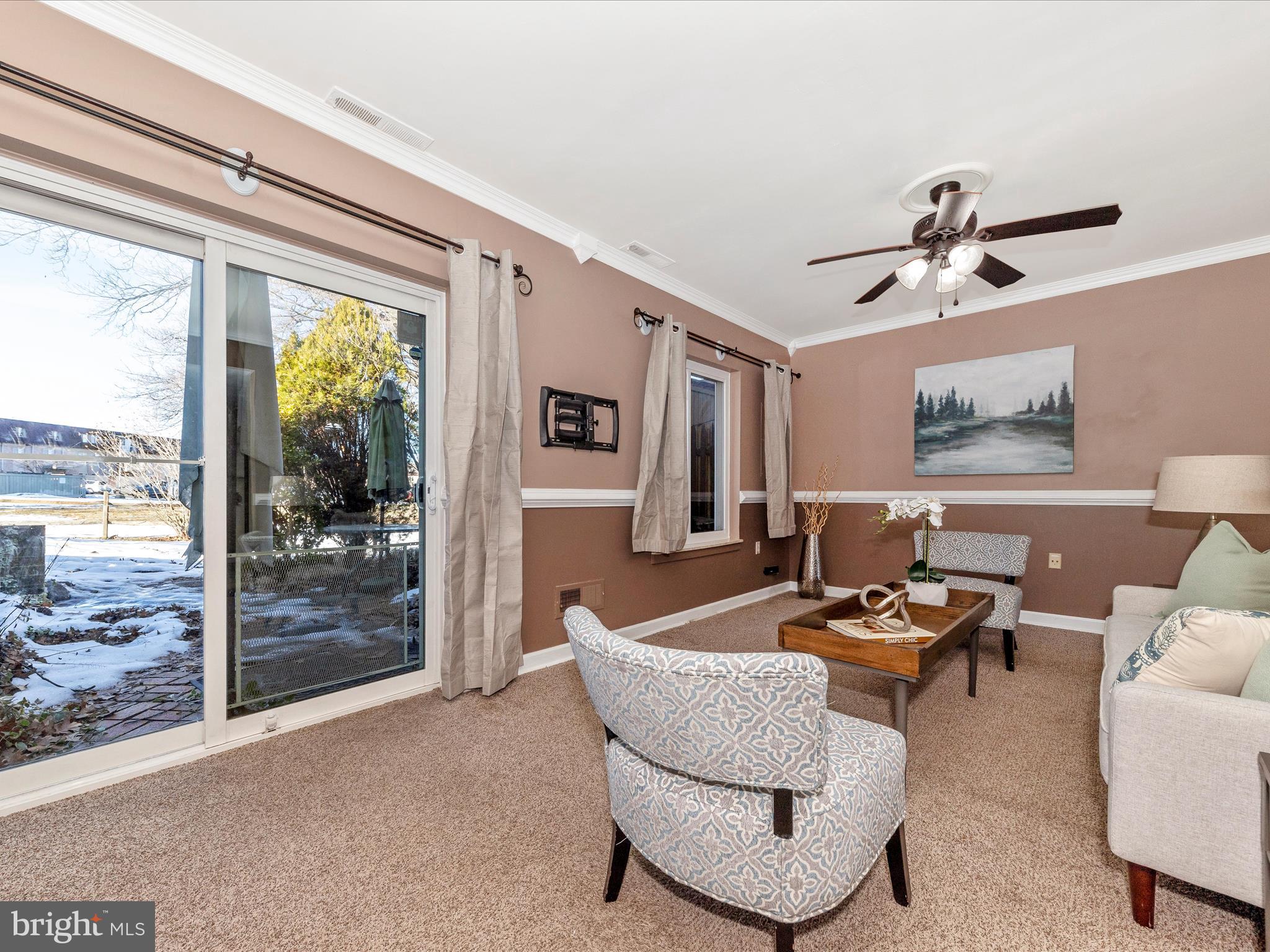 9629 Horizon Run Road, Unit 2D Gaithersburg, MD 20886 - Photo 14 of 53 Living Room