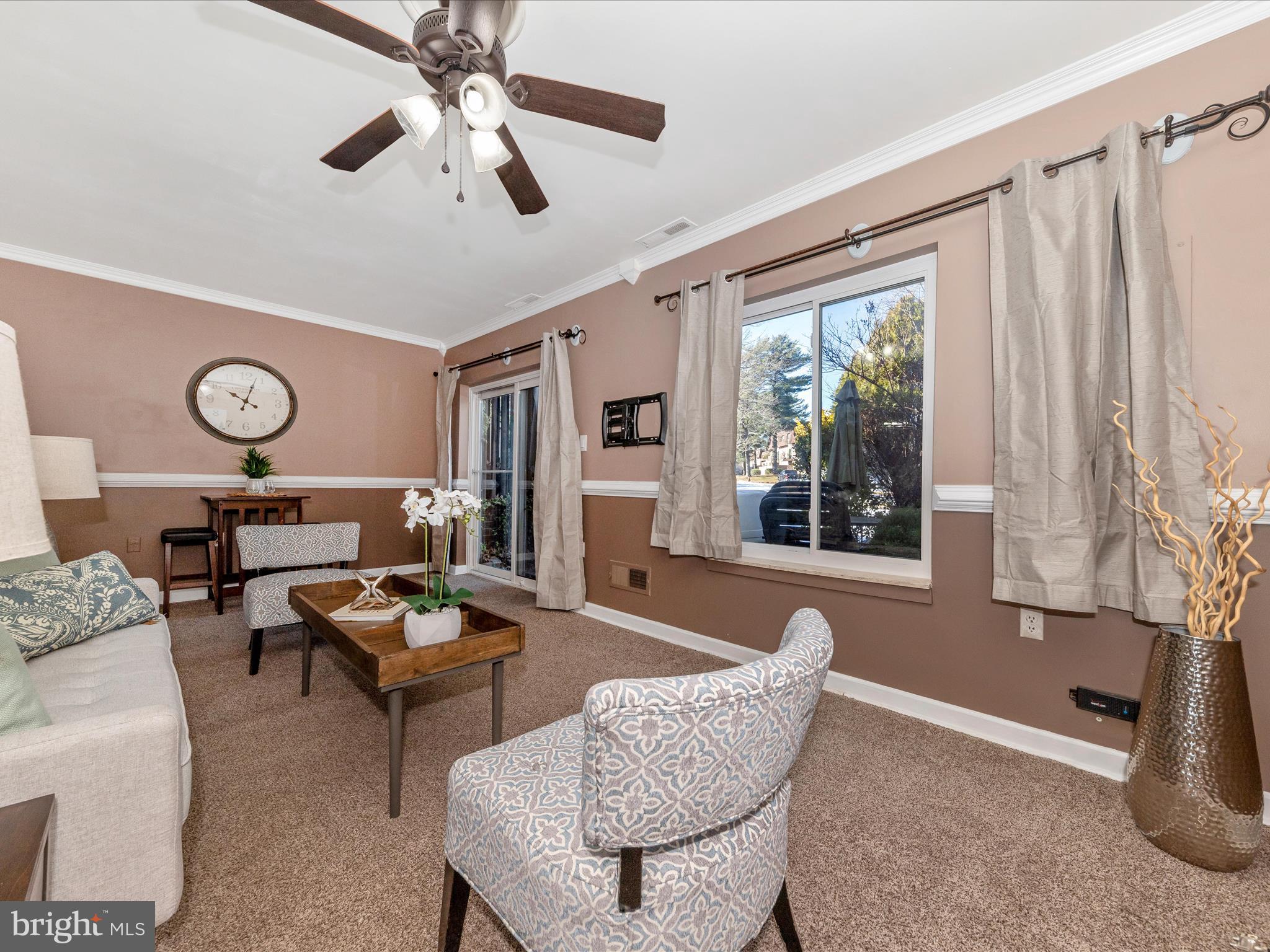 9629 Horizon Run Road, Unit 2D Gaithersburg, MD 20886 - Photo 18 of 53 Living Room