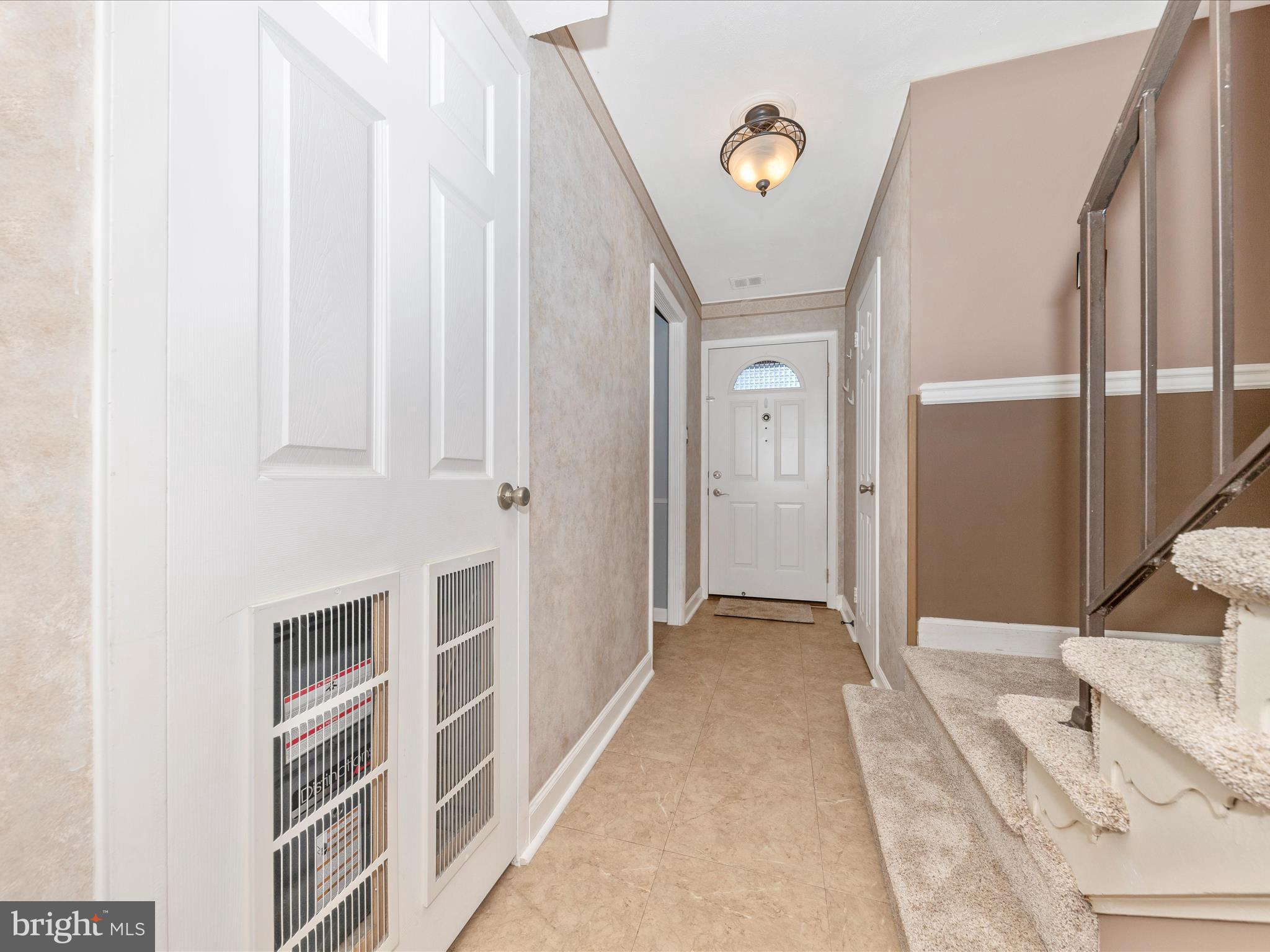 9629 Horizon Run Road, Unit 2D Gaithersburg, MD 20886 - Photo 2 of 53 Foyer