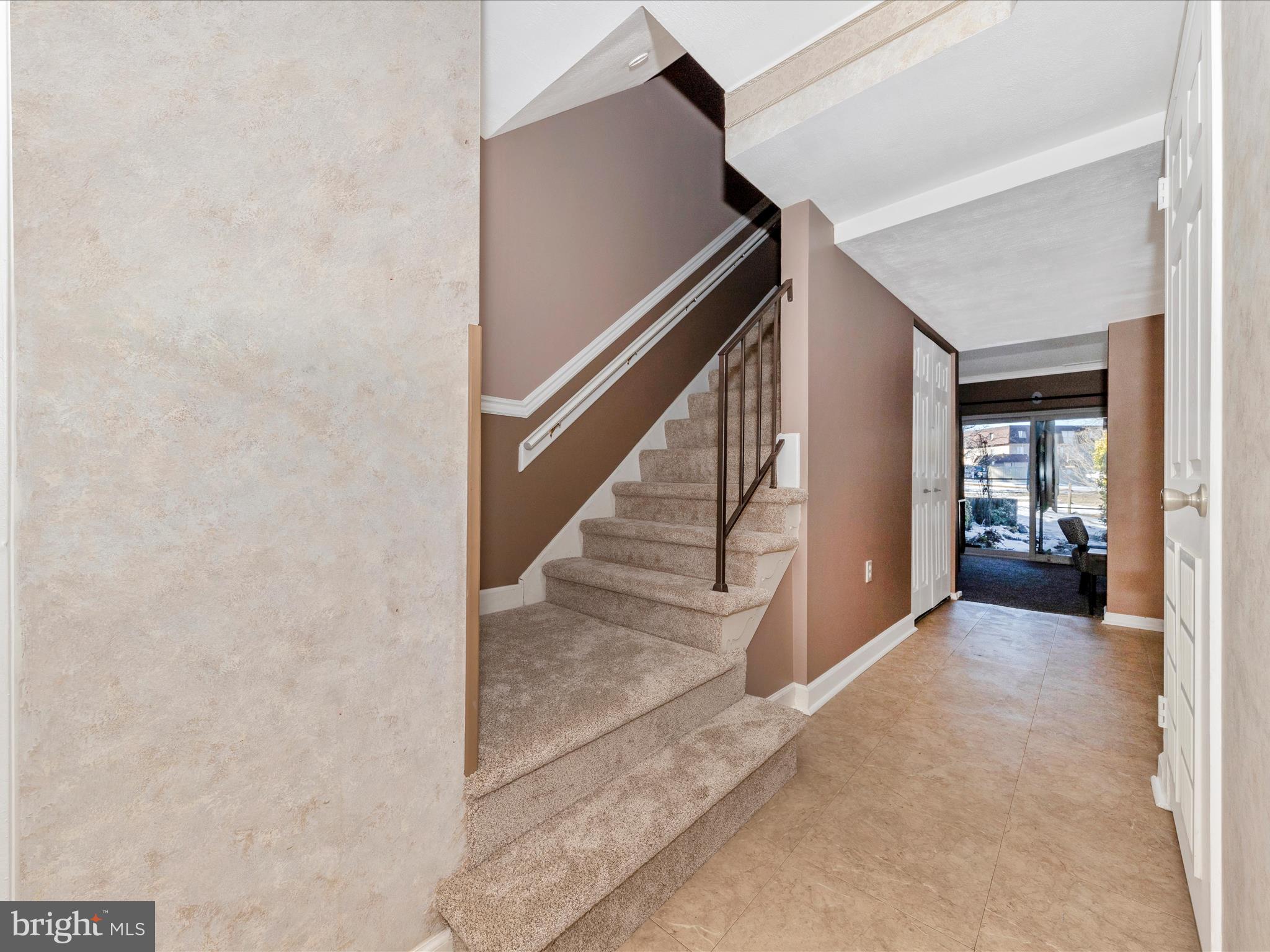 9629 Horizon Run Road, Unit 2D Gaithersburg, MD 20886 - Photo 21 of 53 Stairs