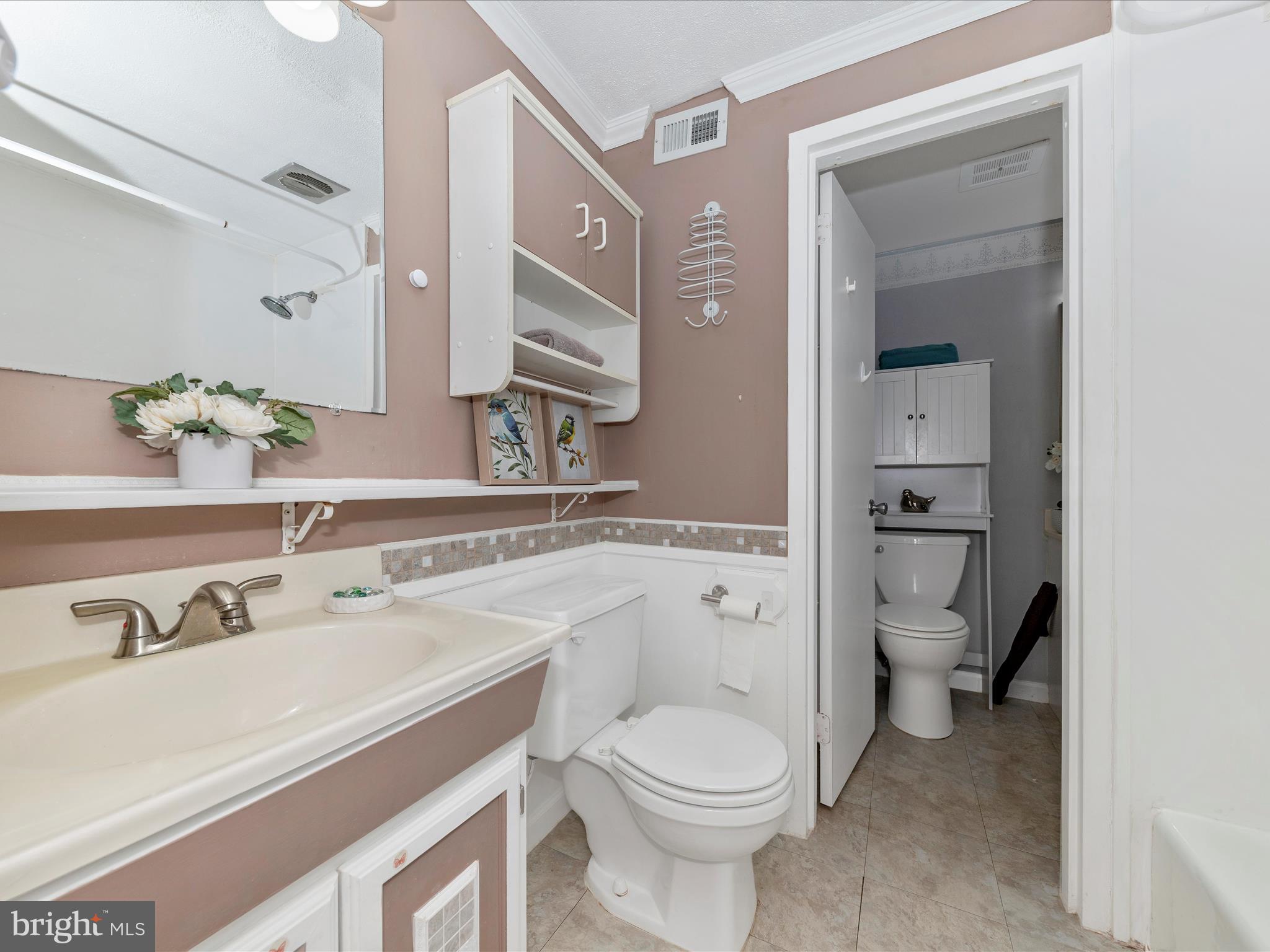 9629 Horizon Run Road, Unit 2D Gaithersburg, MD 20886 - Photo 34 of 53 Hall Bath