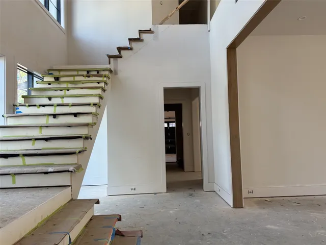 a view of entryway and hall