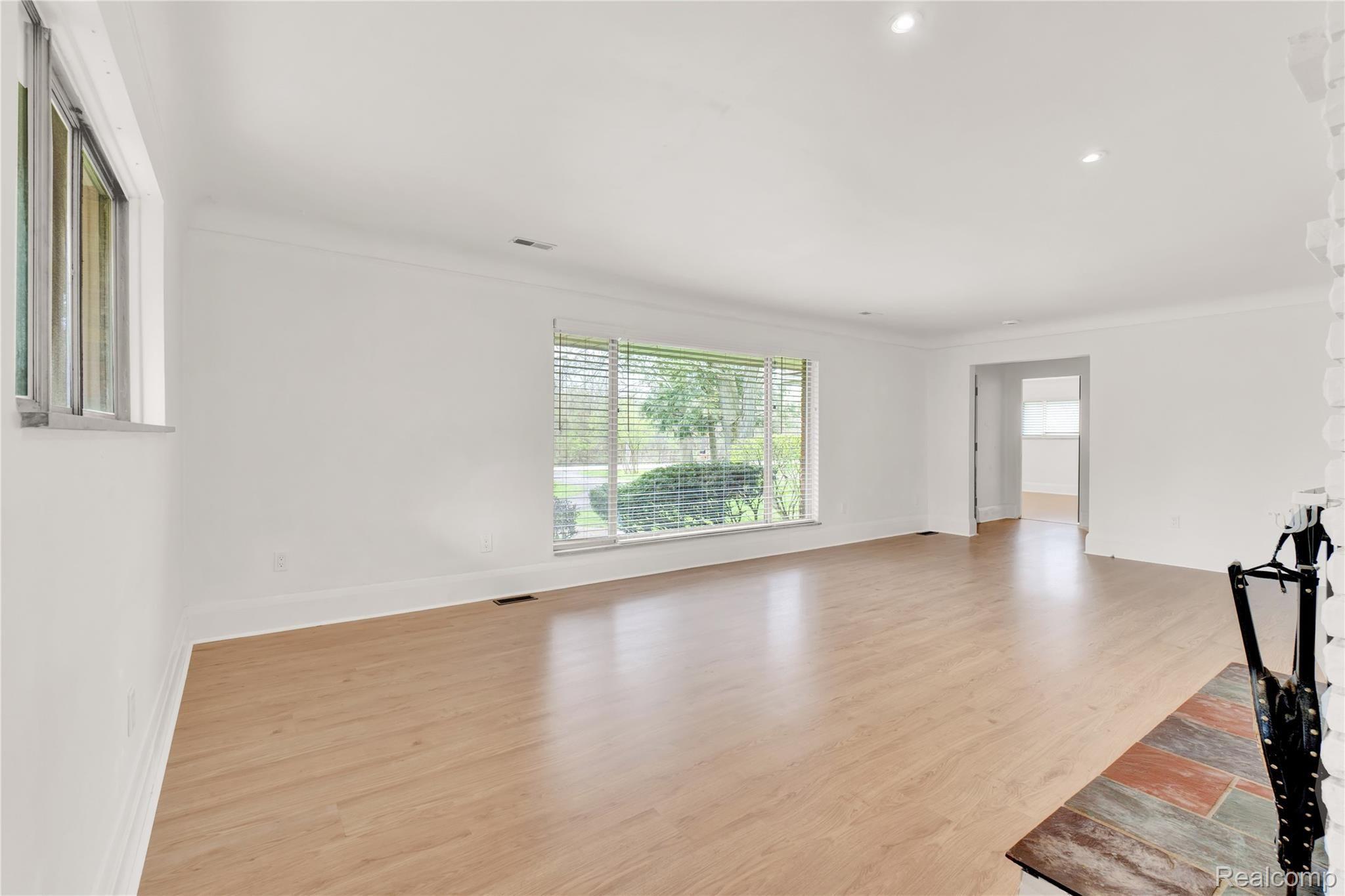 29098 Utley Road Farmington, MI 48334 - Photo 12 of 27 Edited-11.jpg