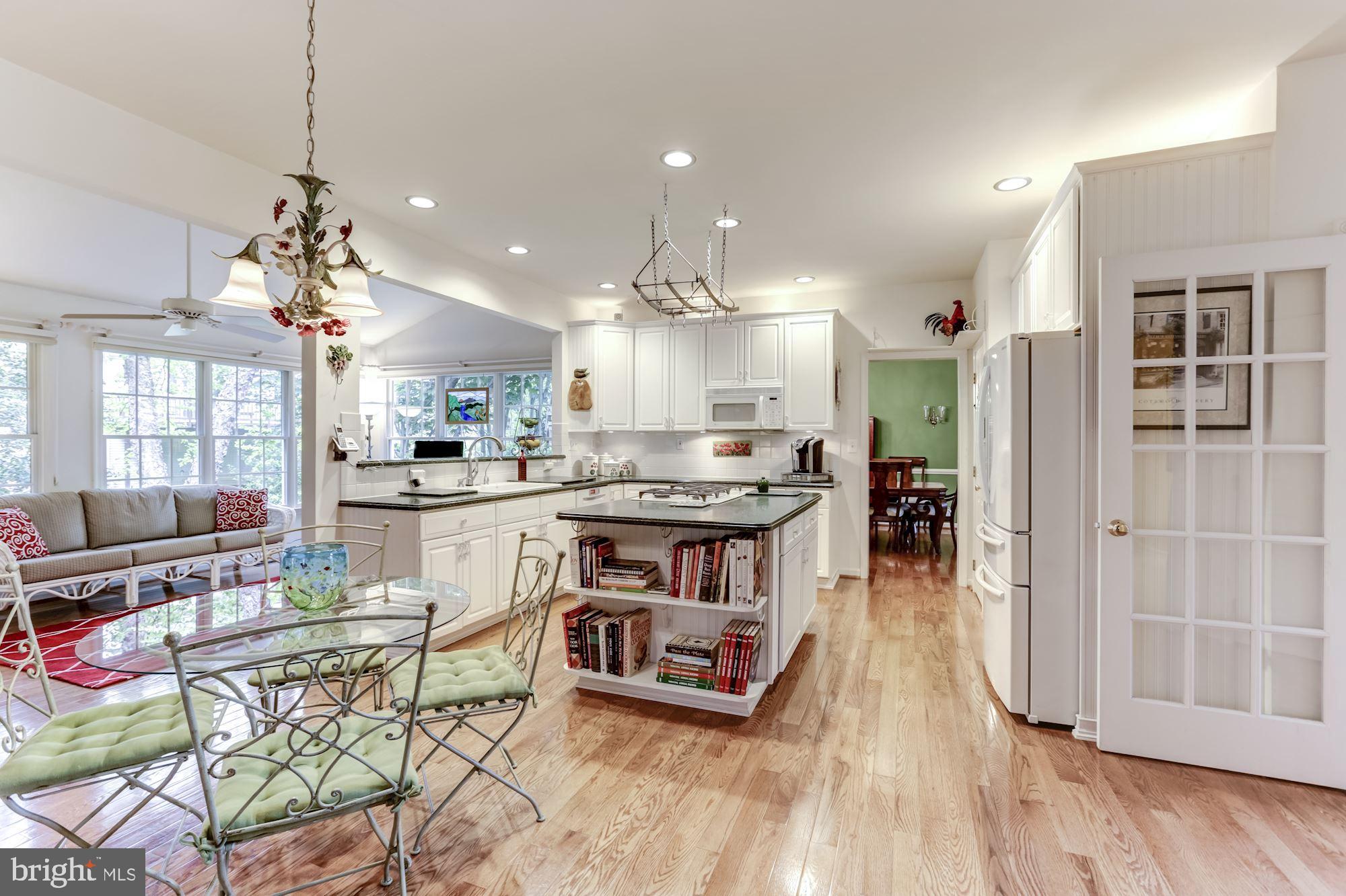 10998 Clover Hunt Court Reston, VA 20194 - Photo 12 of 55 Gallery Image 12