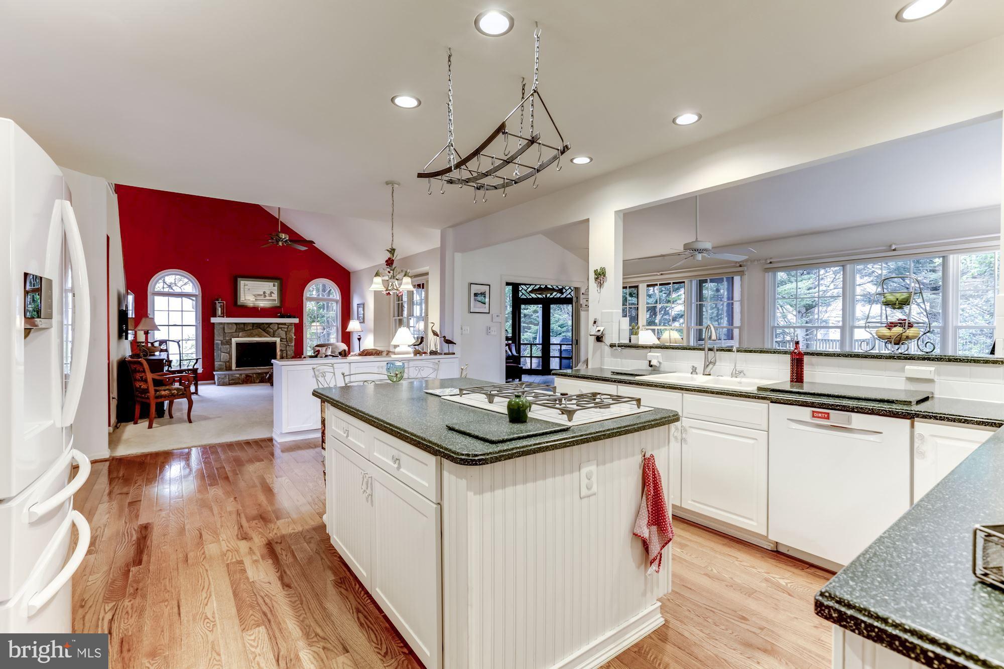 10998 Clover Hunt Court Reston, VA 20194 - Photo 14 of 55 Gallery Image 14