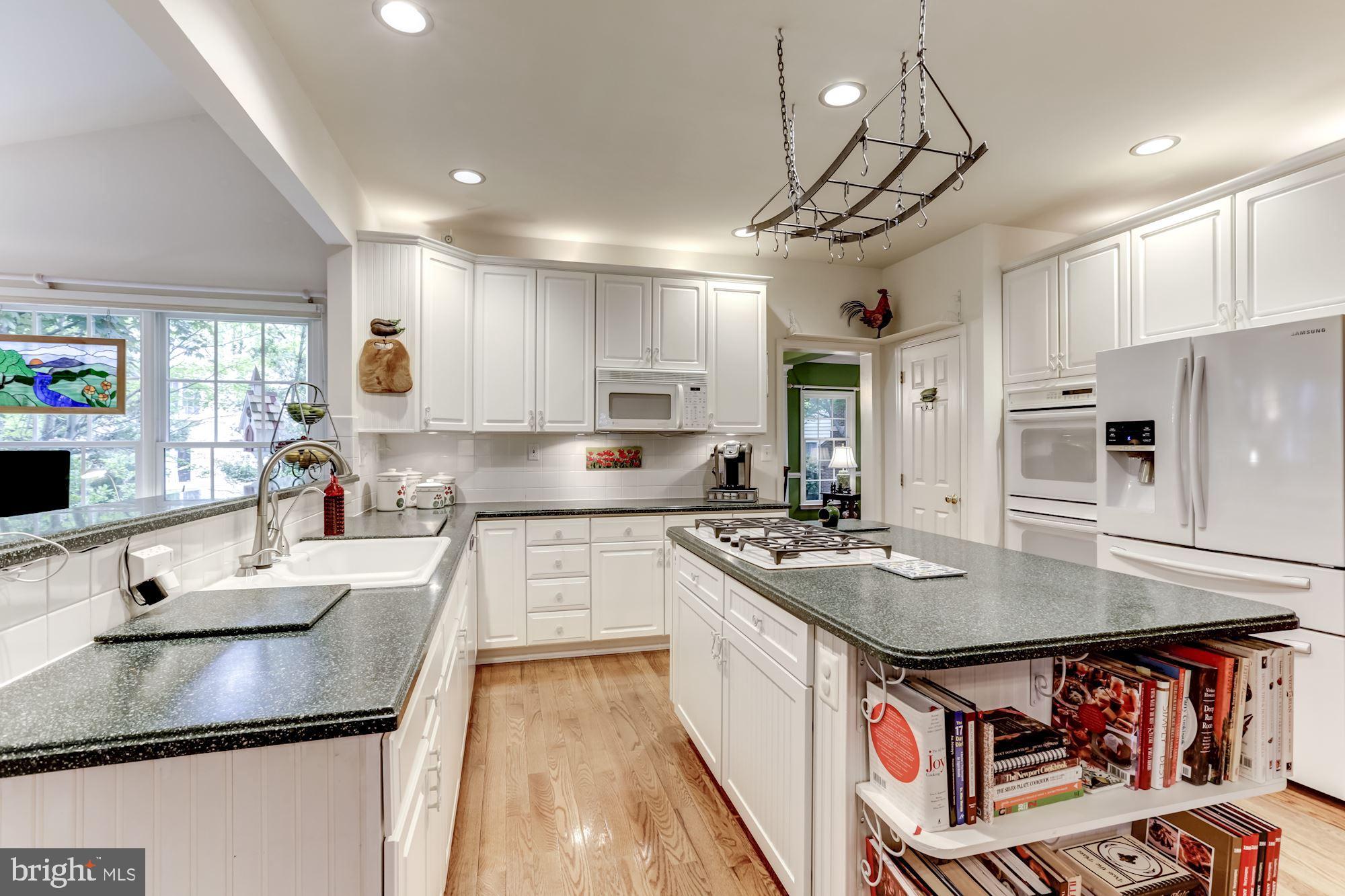 10998 Clover Hunt Court Reston, VA 20194 - Photo 15 of 55 Gallery Image 15