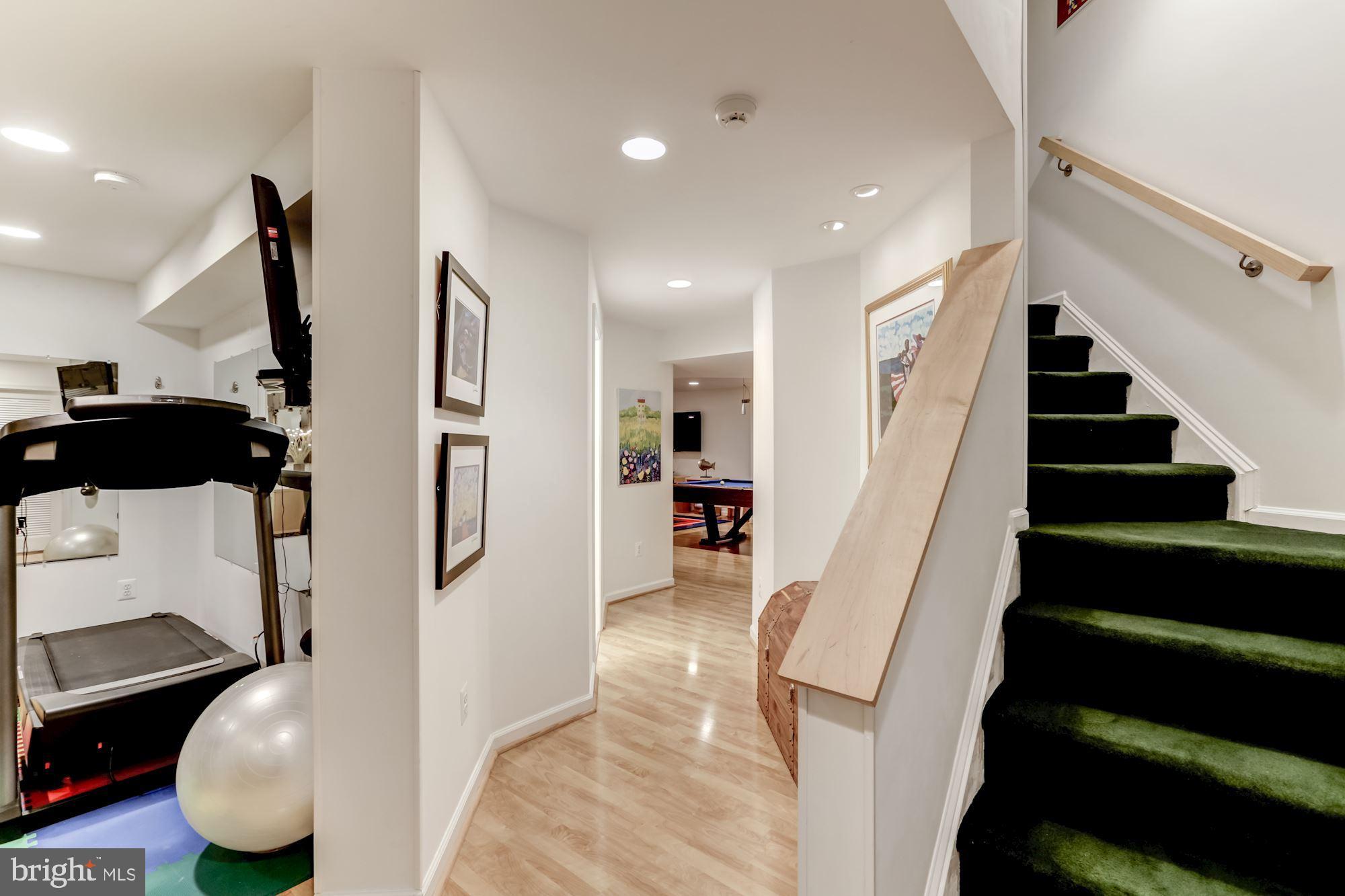10998 Clover Hunt Court Reston, VA 20194 - Photo 42 of 55 Gallery Image 42