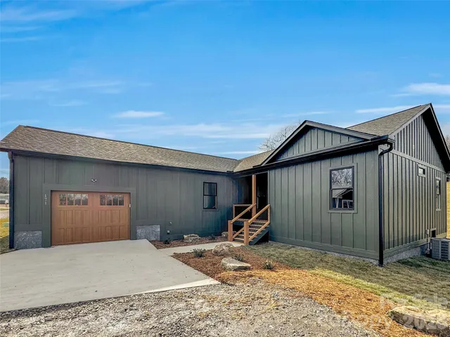 $405,000 | 171 Peyton Elaine Road, Clyde, NC 28721