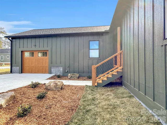 $405,000 | 171 Peyton Elaine Road, Clyde, NC 28721