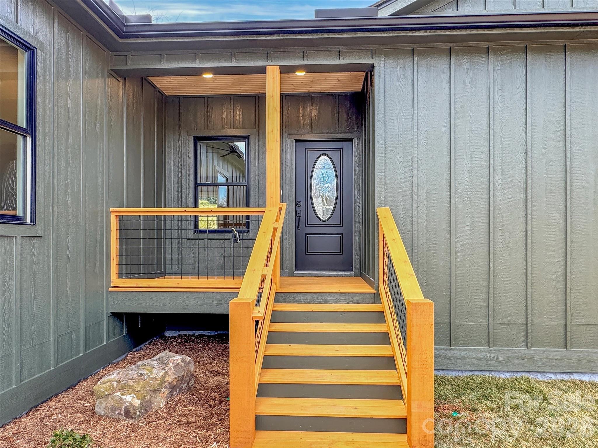 171 Peyton Elaine Road Clyde, NC 28721 - Photo 3 of 20