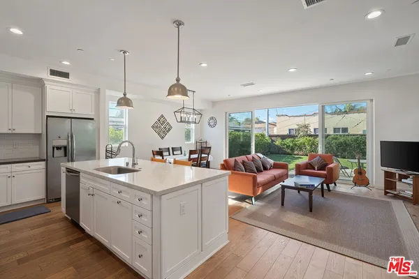 $9,899 | 10833 Tabor Street, Los Angeles, CA 90034