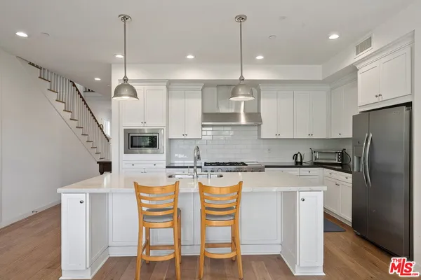 $9,899 | 10833 Tabor Street, Los Angeles, CA 90034