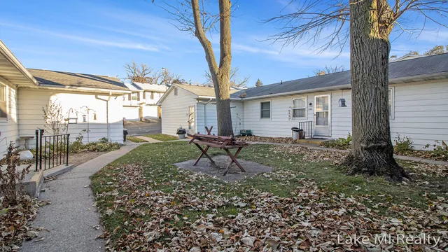 $65,900 | 2130 Banner Drive Southwest, Unit 21, Wyoming, MI 49509