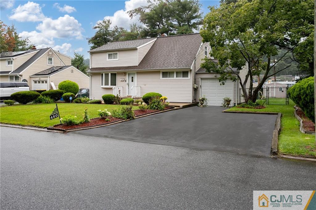 460 Warfield Road North Plainfield, NJ 07060 - Photo 3 of 29