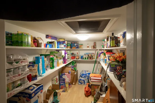 $399,900 | 180 Ascot Lane, Torrington, CT 06790