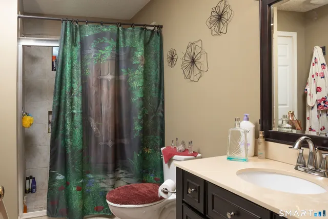 $399,900 | 180 Ascot Lane, Torrington, CT 06790