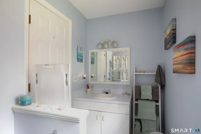 $399,900 | 180 Ascot Lane, Torrington, CT 06790