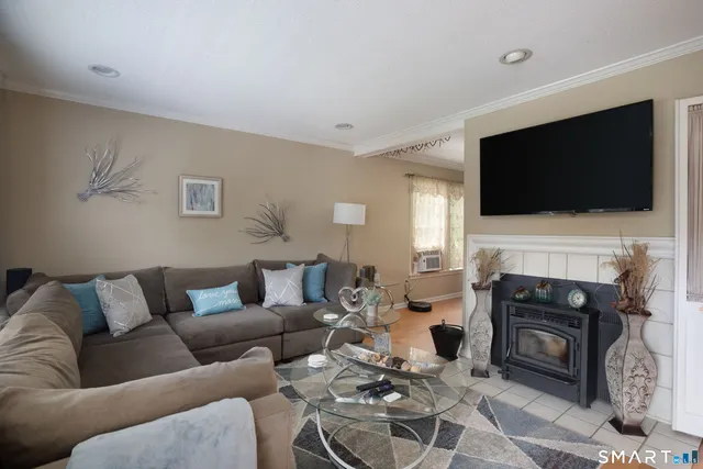 $399,900 | 180 Ascot Lane, Torrington, CT 06790