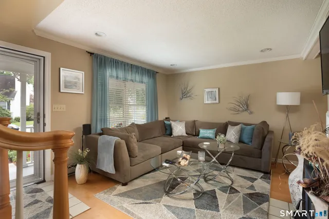 $399,900 | 180 Ascot Lane, Torrington, CT 06790