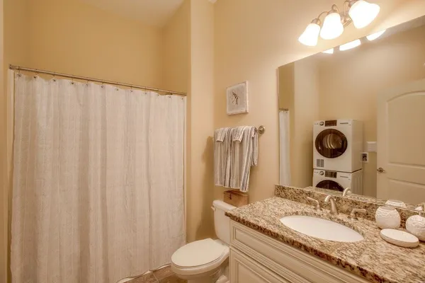 $2,185 | 222 West Street, Unit 207, Keene, NH 03431