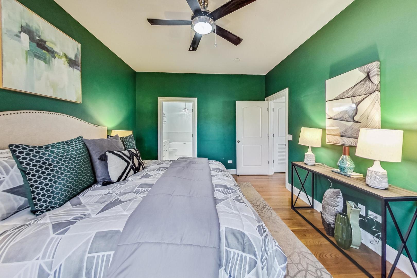 1453 West Irving Park Road, Unit 302 Chicago, IL 60613 - Photo 13 of 22 Gallery Image 13