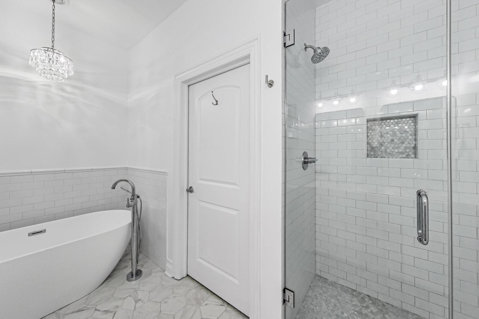 1453 West Irving Park Road, Unit 302 Chicago, IL 60613 - Photo 15 of 22 Gallery Image 15