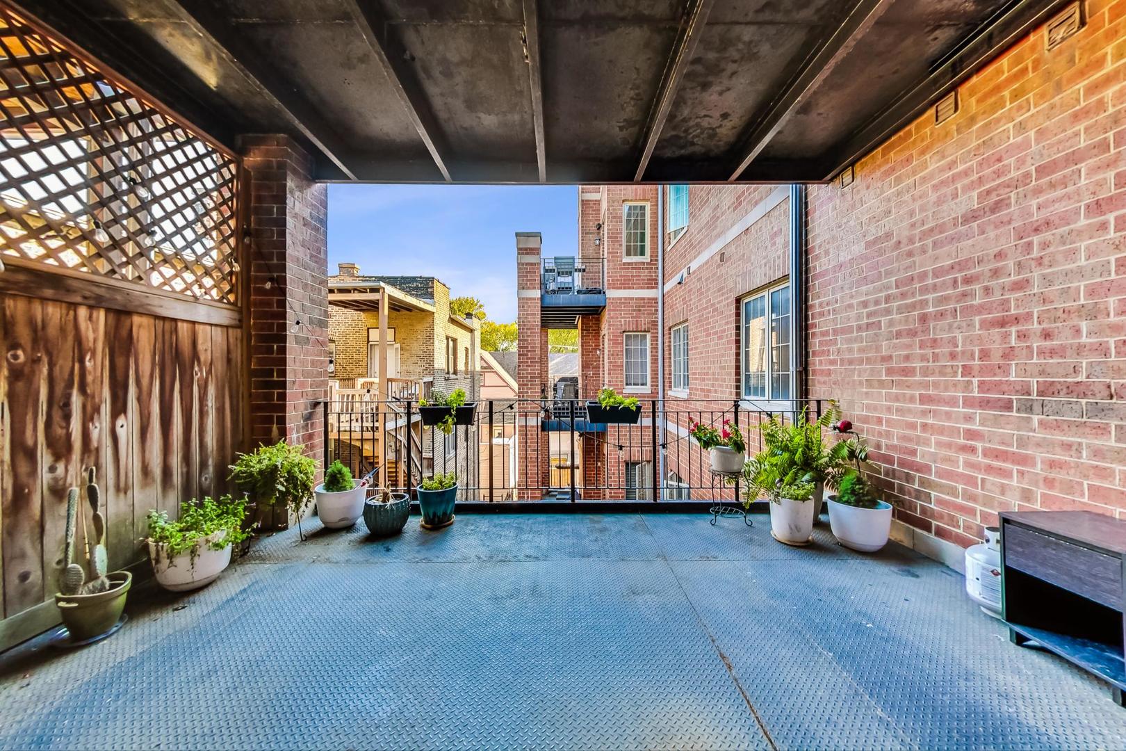 1453 West Irving Park Road, Unit 302 Chicago, IL 60613 - Photo 21 of 22 Gallery Image 21
