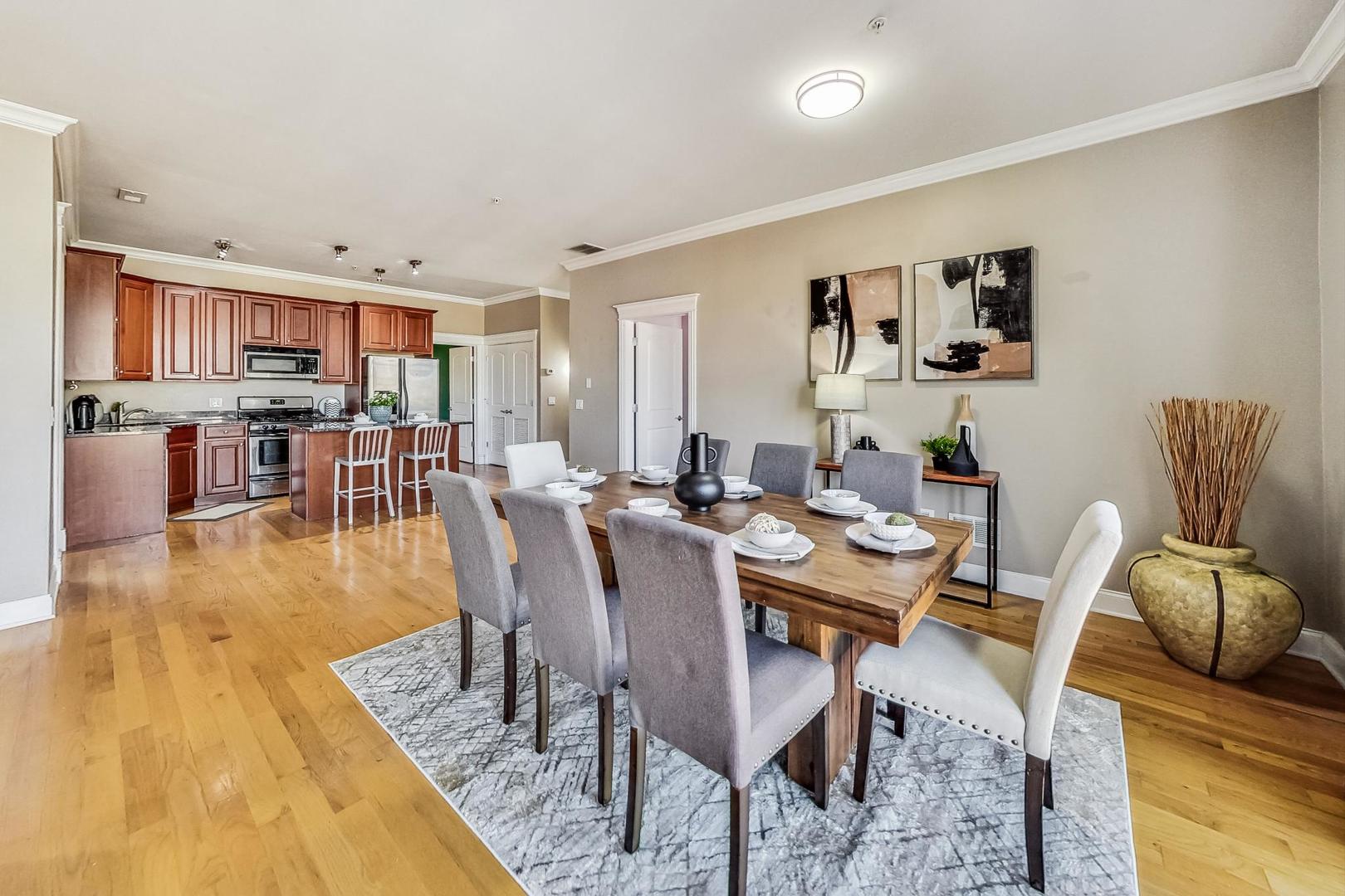 1453 West Irving Park Road, Unit 302 Chicago, IL 60613 - Photo 7 of 22 Gallery Image 7