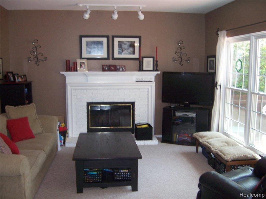 166 Parsons Lane Rochester, MI 48307 - Photo 11 of 24 Family Room View #1
