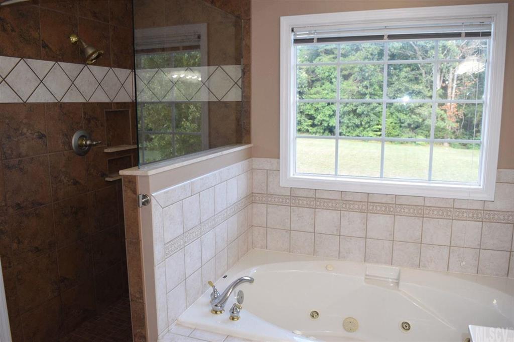 1192 James Farm Road Hickory, NC 28602 - Photo 10 of 25 Gallery Image 10