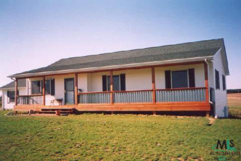 5071 5 Lakes Road North Branch, MI 48461 - Photo 2 of 9 643808-1.JPG