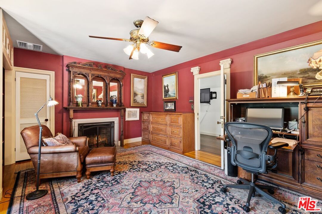 201 North Rossmore Avenue Los Angeles, CA 90004 - Photo 21 of 34