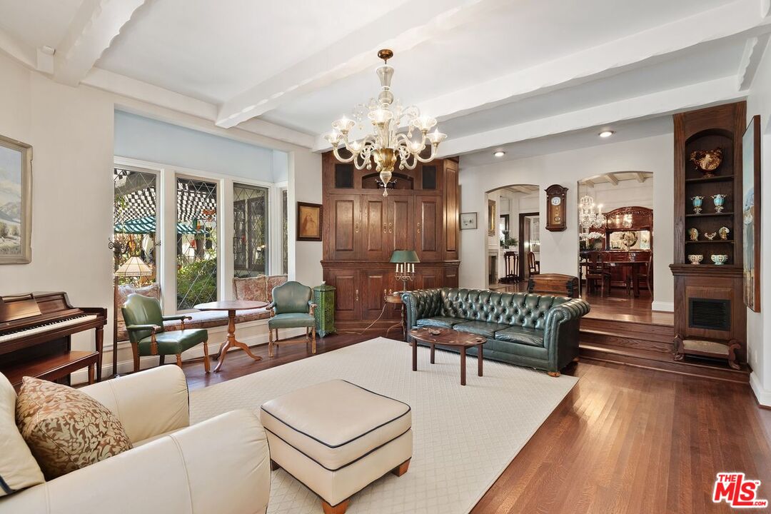 201 North Rossmore Avenue Los Angeles, CA 90004 - Photo 7 of 34