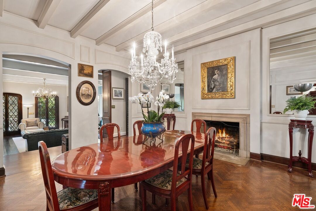 201 North Rossmore Avenue Los Angeles, CA 90004 - Photo 9 of 34