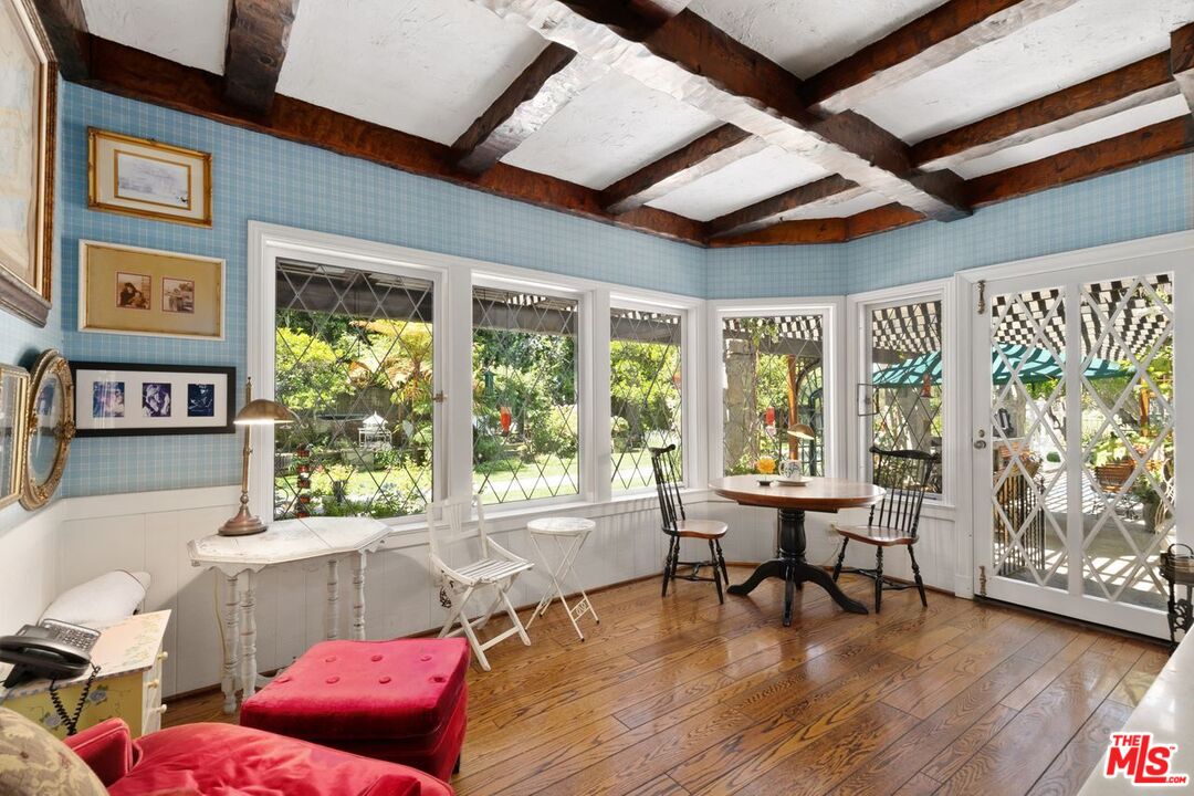 201 North Rossmore Avenue Los Angeles, CA 90004 - Photo 10 of 34