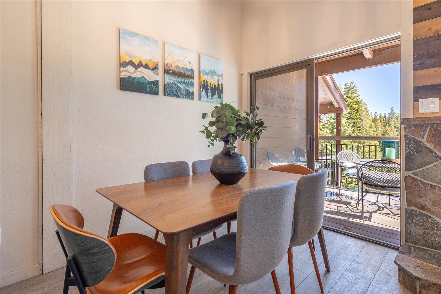 6142 Feather Ridge Truckee, CA 96161 - Photo 6 of 20