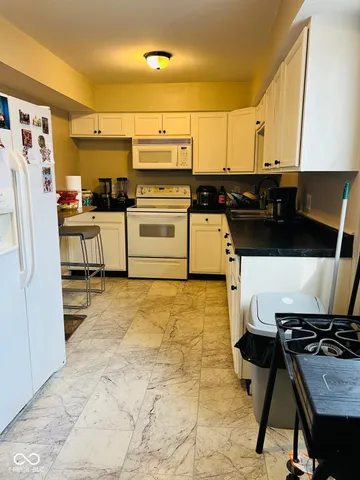 $160,000 | 1121 North Belleview Place, Indianapolis, IN 46222