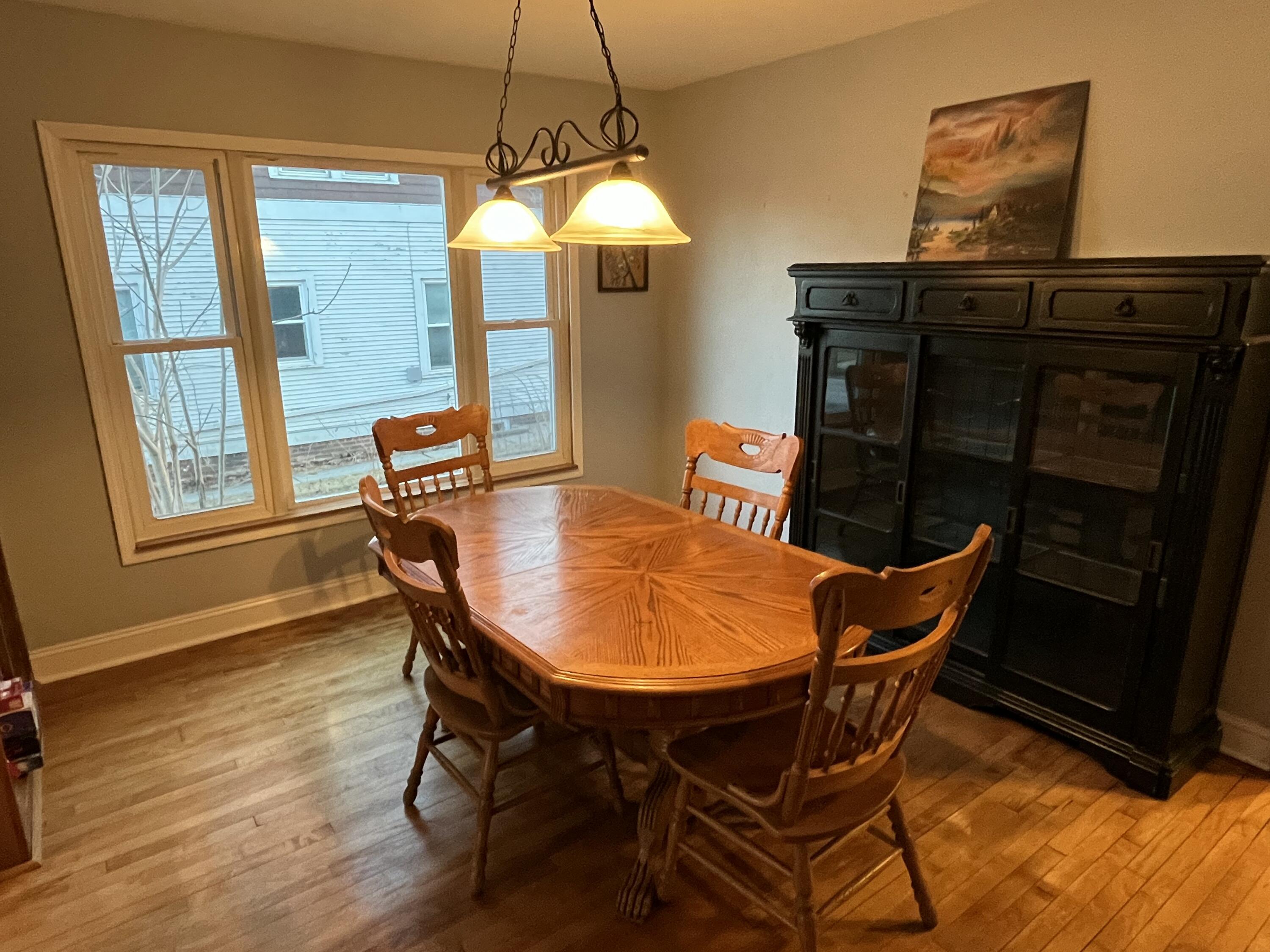 924 North 8th Street Manitowoc, WI 54220 - Photo 12 of 32 Dinning Room
