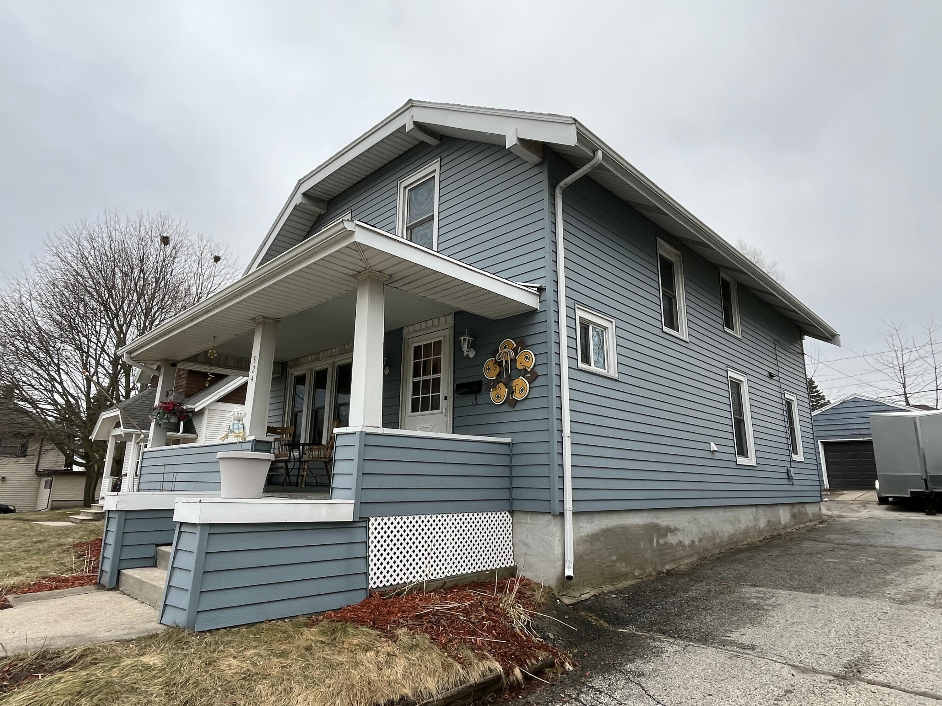 924 North 8th Street Manitowoc, WI 54220 - Photo 2 of 32 Exterior