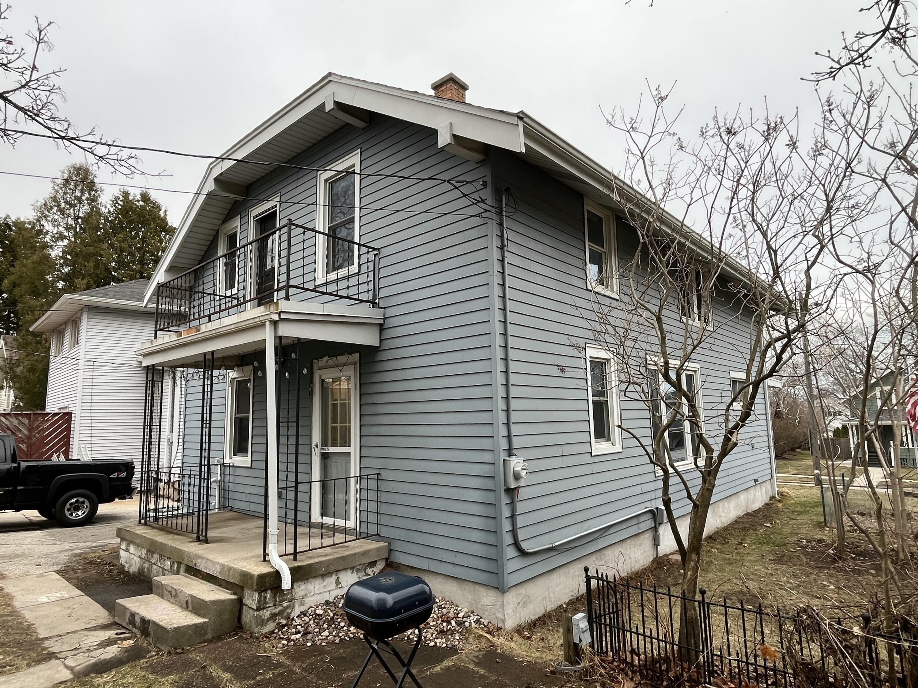 924 North 8th Street Manitowoc, WI 54220 - Photo 3 of 32 Exterior