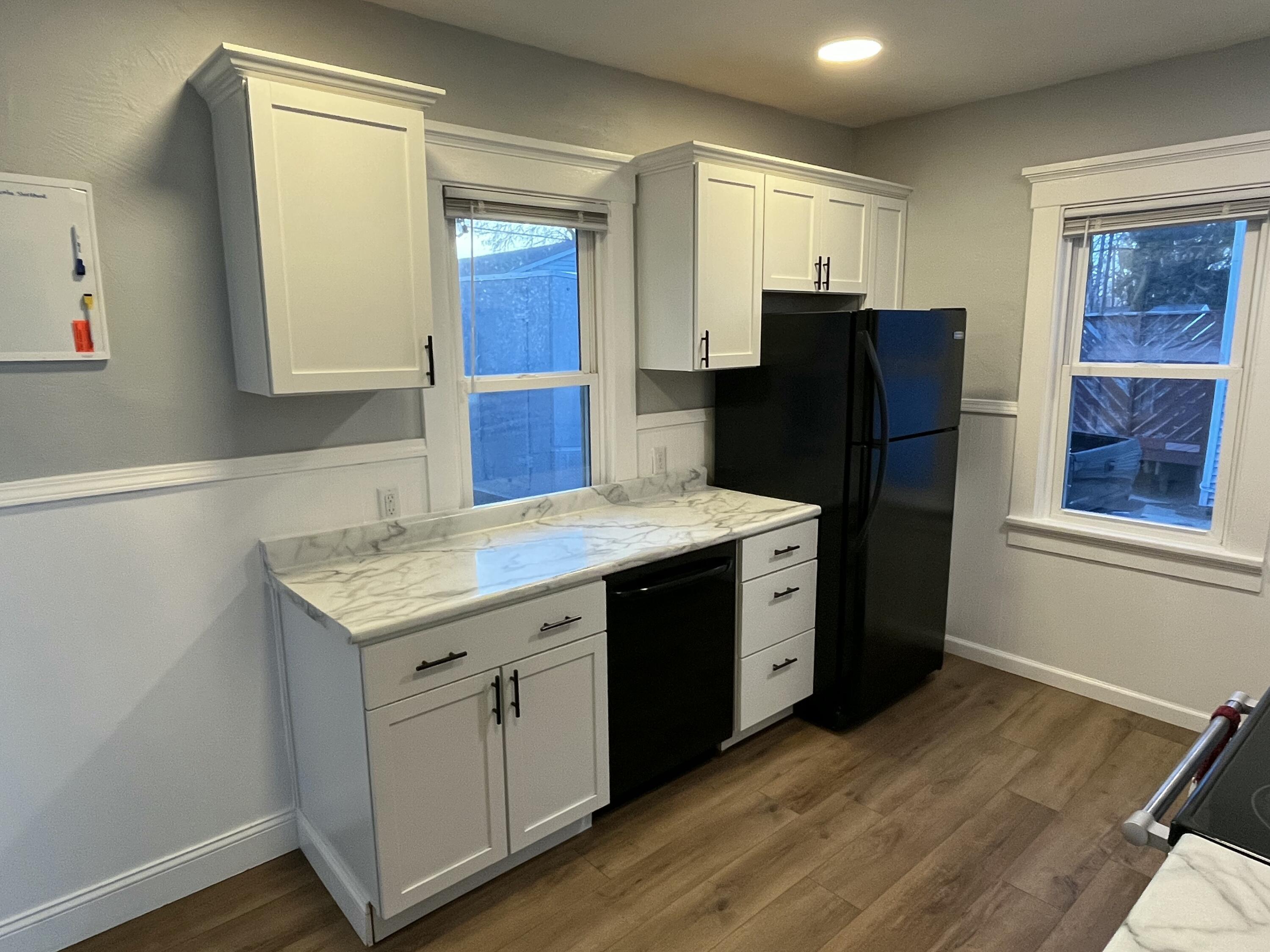 924 North 8th Street Manitowoc, WI 54220 - Photo 9 of 32 Kitchen