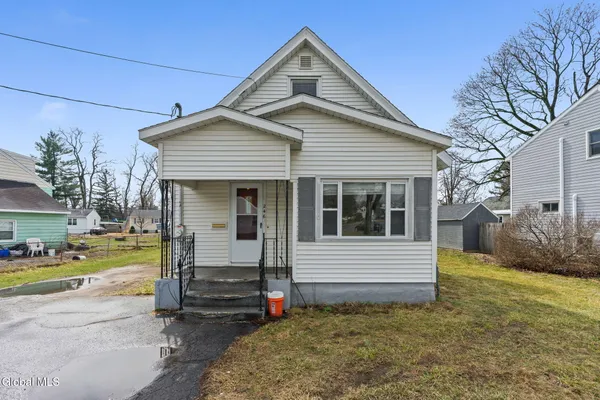 $269,900 | 246 East Campbell Road, Rotterdam, NY 12303