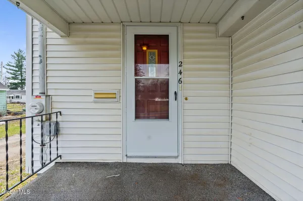 $269,900 | 246 East Campbell Road, Rotterdam, NY 12303