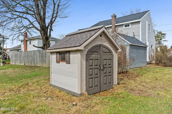 $269,900 | 246 East Campbell Road, Rotterdam, NY 12303